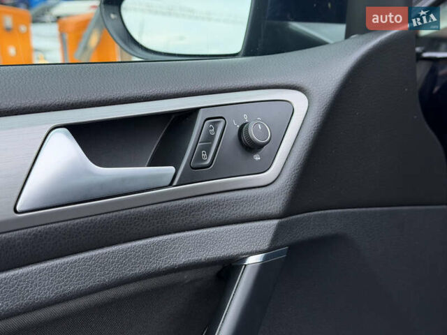 Синий Фольксваген Гольф, объемом двигателя 1.8 л и пробегом 213 тыс. км за 11999 $, фото 12 на Automoto.ua