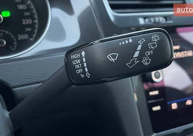 Синий Фольксваген Гольф, объемом двигателя 1.6 л и пробегом 239 тыс. км за 12990 $, фото 15 на Automoto.ua