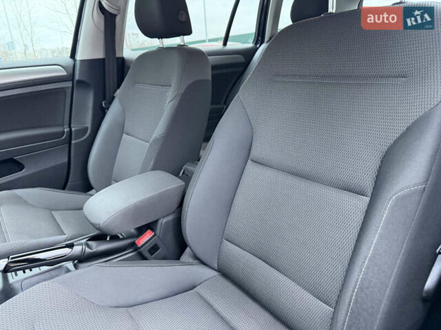 Синий Фольксваген Гольф, объемом двигателя 1.8 л и пробегом 213 тыс. км за 11999 $, фото 15 на Automoto.ua