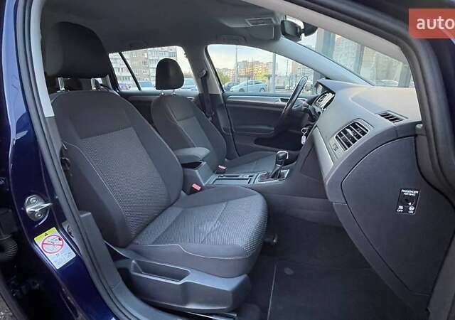 Синий Фольксваген Гольф, объемом двигателя 1.6 л и пробегом 239 тыс. км за 12990 $, фото 11 на Automoto.ua