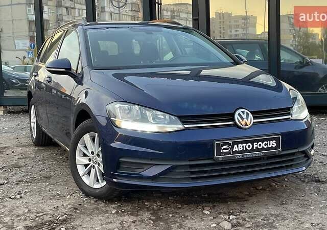 Синий Фольксваген Гольф, объемом двигателя 1.6 л и пробегом 239 тыс. км за 12990 $, фото 3 на Automoto.ua