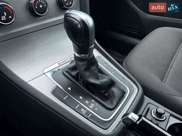 Синий Фольксваген Гольф, объемом двигателя 1.8 л и пробегом 213 тыс. км за 11999 $, фото 31 на Automoto.ua