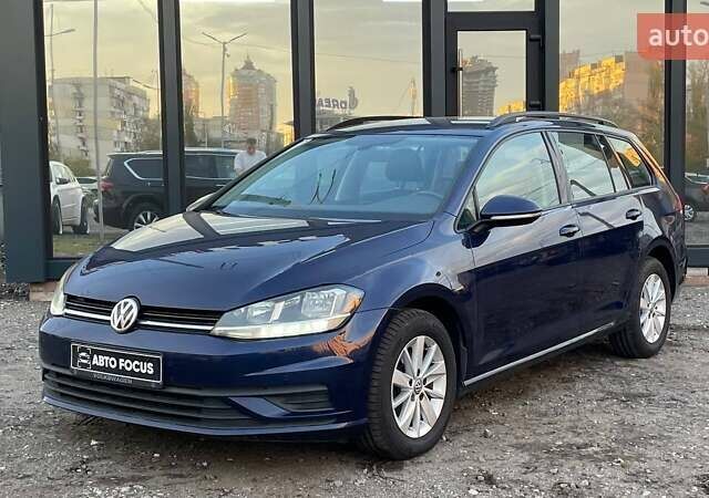 Синий Фольксваген Гольф, объемом двигателя 1.6 л и пробегом 239 тыс. км за 12990 $, фото 2 на Automoto.ua
