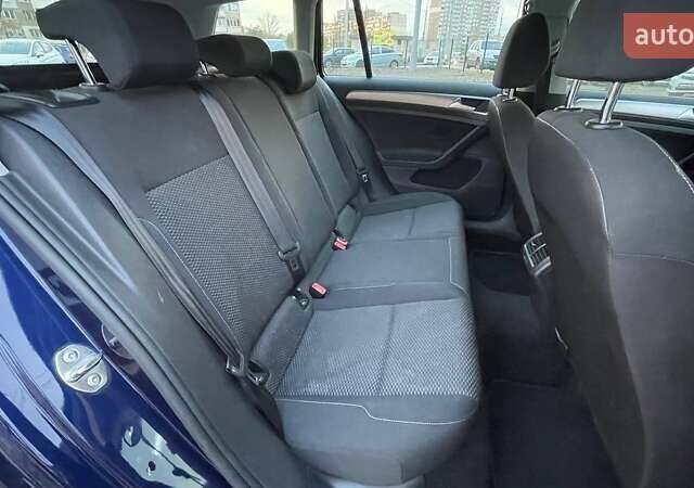 Синий Фольксваген Гольф, объемом двигателя 1.6 л и пробегом 239 тыс. км за 12990 $, фото 10 на Automoto.ua