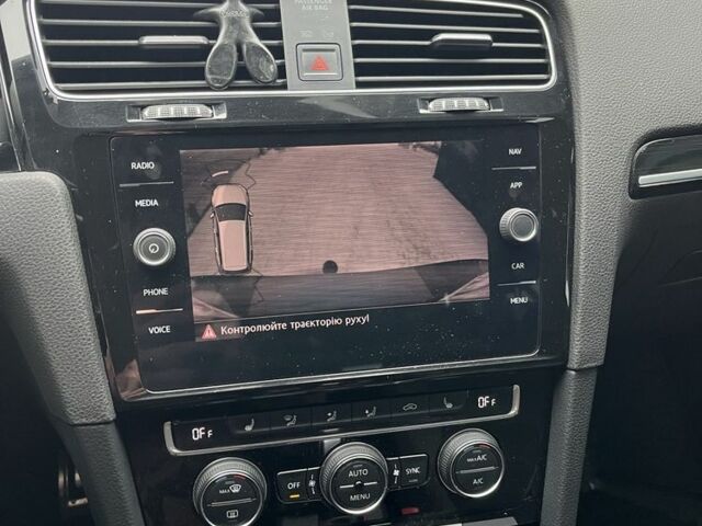 Синий Фольксваген Гольф, объемом двигателя 2 л и пробегом 250 тыс. км за 13900 $, фото 4 на Automoto.ua