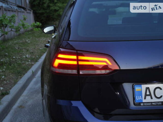 Синий Фольксваген Гольф, объемом двигателя 1.6 л и пробегом 218 тыс. км за 15350 $, фото 17 на Automoto.ua