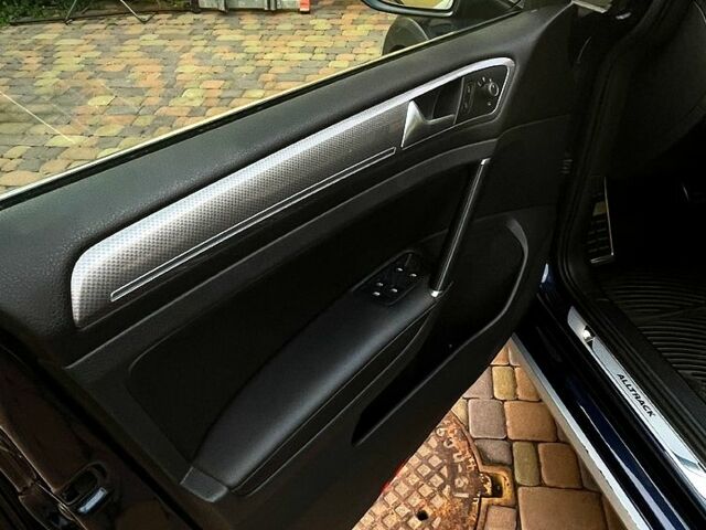 Синий Фольксваген Гольф, объемом двигателя 1.8 л и пробегом 177 тыс. км за 13500 $, фото 6 на Automoto.ua