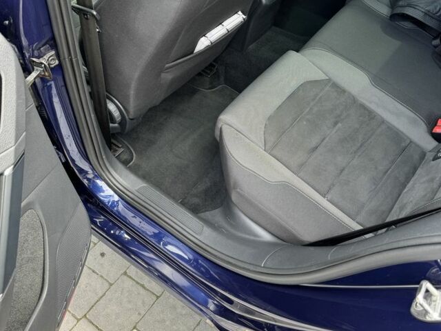 Синий Фольксваген Гольф, объемом двигателя 2 л и пробегом 290 тыс. км за 14000 $, фото 11 на Automoto.ua