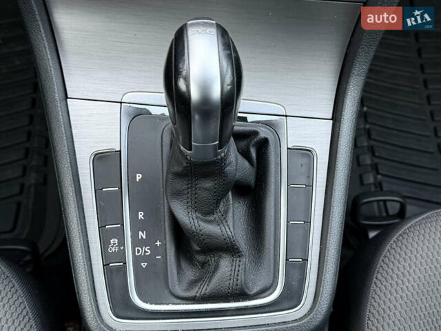 Синий Фольксваген Гольф, объемом двигателя 1.8 л и пробегом 213 тыс. км за 11999 $, фото 22 на Automoto.ua