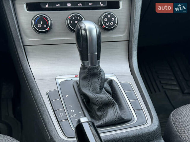 Синий Фольксваген Гольф, объемом двигателя 1.8 л и пробегом 213 тыс. км за 11999 $, фото 23 на Automoto.ua