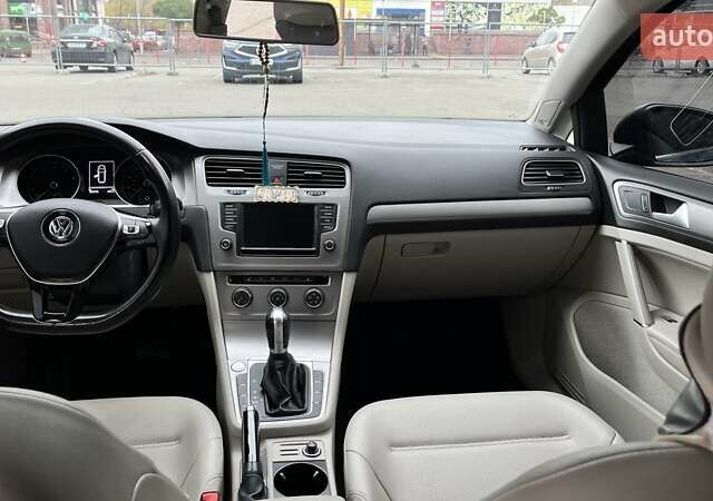 Синий Фольксваген Гольф, объемом двигателя 1.8 л и пробегом 108 тыс. км за 13400 $, фото 8 на Automoto.ua