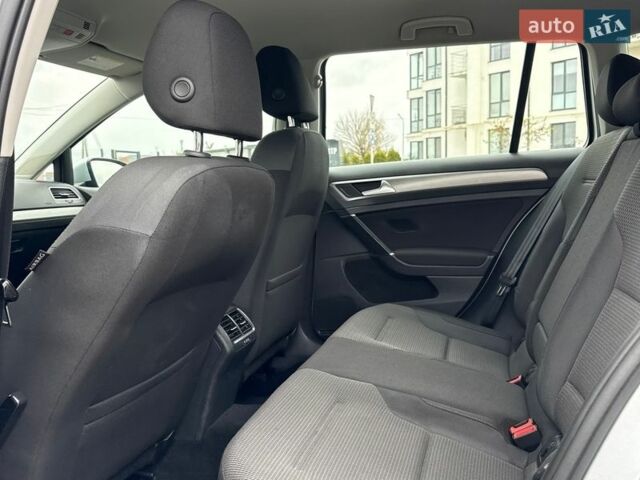 Синий Фольксваген Гольф, объемом двигателя 1.8 л и пробегом 226 тыс. км за 9200 $, фото 22 на Automoto.ua