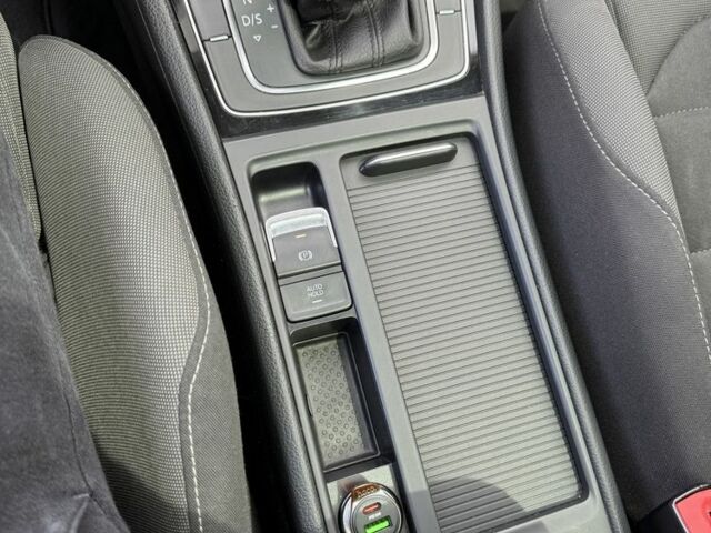 Синий Фольксваген Гольф, объемом двигателя 2 л и пробегом 290 тыс. км за 14000 $, фото 20 на Automoto.ua