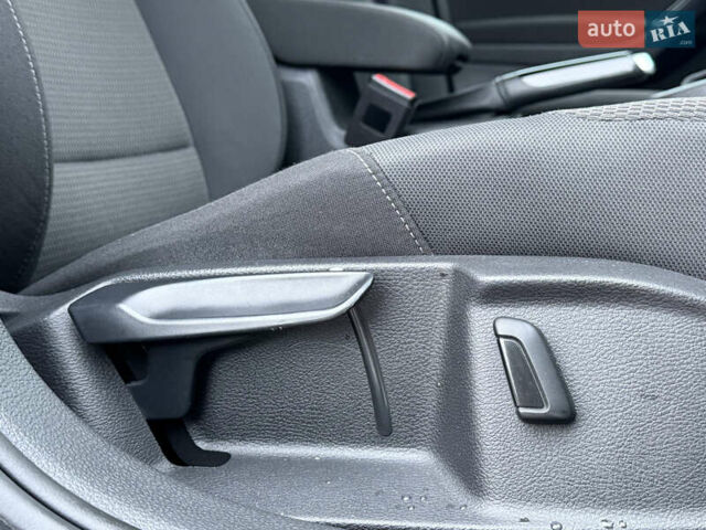 Синий Фольксваген Гольф, объемом двигателя 1.8 л и пробегом 213 тыс. км за 11999 $, фото 26 на Automoto.ua