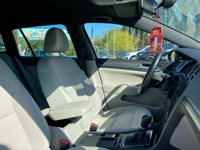 Синій Фольксваген Гольф, об'ємом двигуна 1.6 л та пробігом 292 тис. км за 12800 $, фото 17 на Automoto.ua