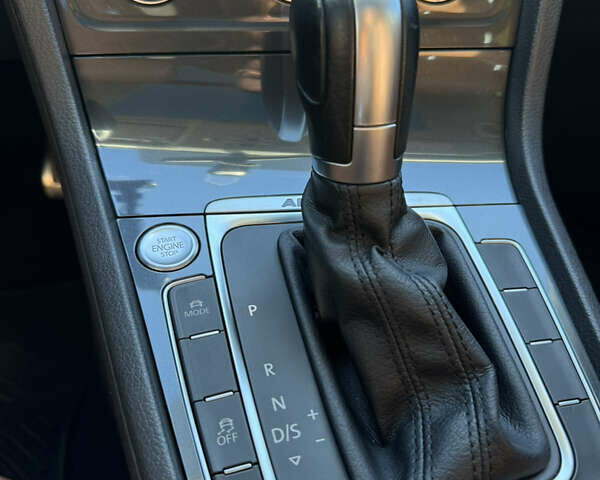 Синий Фольксваген Гольф, объемом двигателя 1.8 л и пробегом 114 тыс. км за 15500 $, фото 24 на Automoto.ua