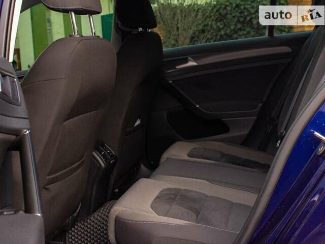 Синий Фольксваген Гольф, объемом двигателя 1.6 л и пробегом 294 тыс. км за 14000 $, фото 15 на Automoto.ua