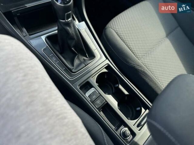 Синий Фольксваген Гольф, объемом двигателя 1.6 л и пробегом 253 тыс. км за 11999 $, фото 14 на Automoto.ua