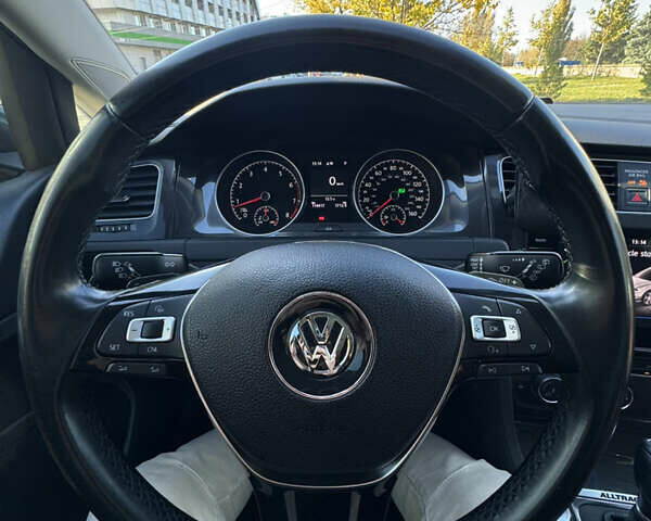 Синий Фольксваген Гольф, объемом двигателя 1.8 л и пробегом 114 тыс. км за 15500 $, фото 21 на Automoto.ua