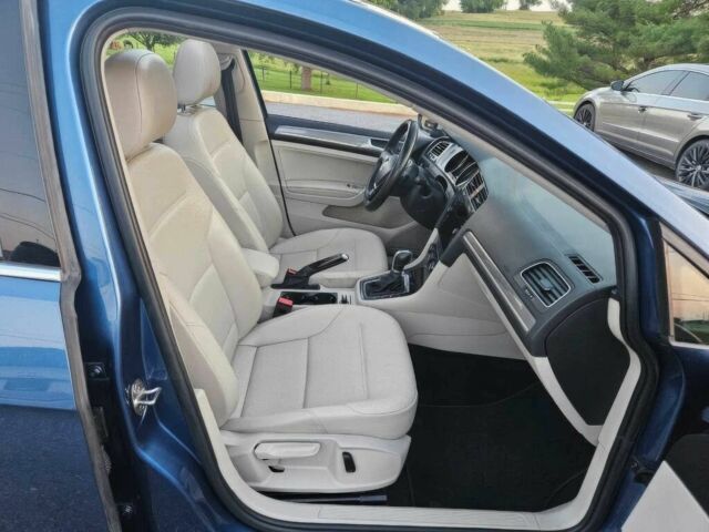 Синій Фольксваген Гольф, об'ємом двигуна 1.8 л та пробігом 31 тис. км за 8000 $, фото 9 на Automoto.ua