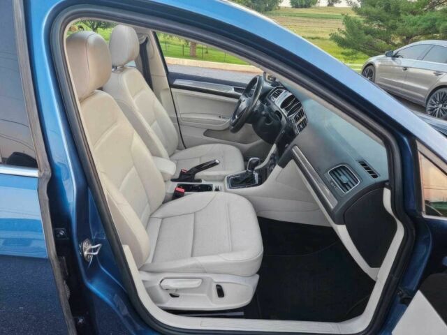 Синий Фольксваген Гольф, объемом двигателя 1.8 л и пробегом 46 тыс. км за 12000 $, фото 9 на Automoto.ua