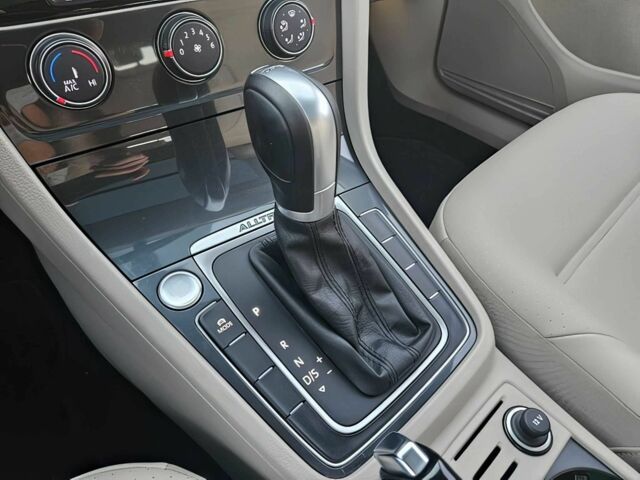 Синий Фольксваген Гольф, объемом двигателя 1.8 л и пробегом 35 тыс. км за 9100 $, фото 10 на Automoto.ua