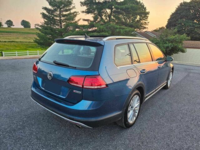 Синий Фольксваген Гольф, объемом двигателя 1.8 л и пробегом 46 тыс. км за 12000 $, фото 5 на Automoto.ua