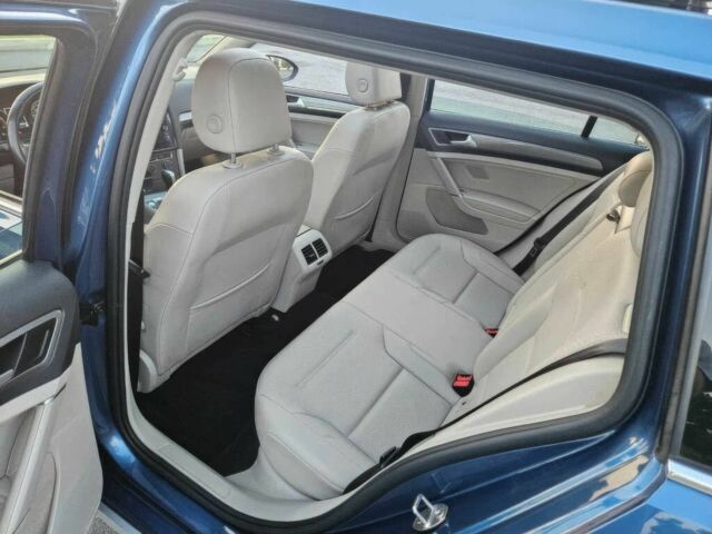 Синій Фольксваген Гольф, об'ємом двигуна 1.8 л та пробігом 31 тис. км за 8000 $, фото 12 на Automoto.ua