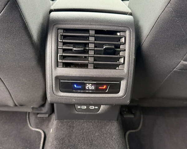 Синий Фольксваген Гольф, объемом двигателя 2 л и пробегом 174 тыс. км за 19700 $, фото 19 на Automoto.ua