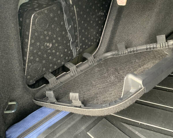 Синий Фольксваген Гольф, объемом двигателя 2 л и пробегом 191 тыс. км за 17950 $, фото 99 на Automoto.ua