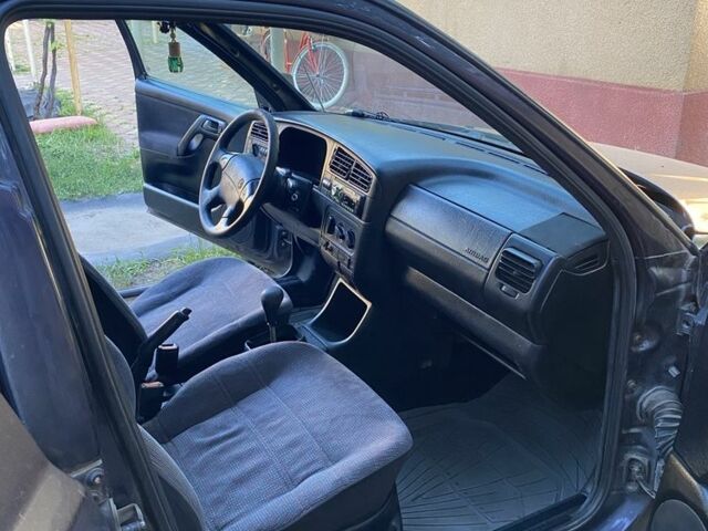 Синій Фольксваген Гольф, об'ємом двигуна 1.8 л та пробігом 300 тис. км за 1500 $, фото 6 на Automoto.ua