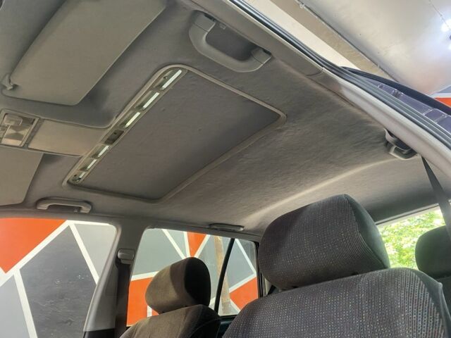 Синій Фольксваген Гольф, об'ємом двигуна 1.8 л та пробігом 300 тис. км за 1500 $, фото 4 на Automoto.ua