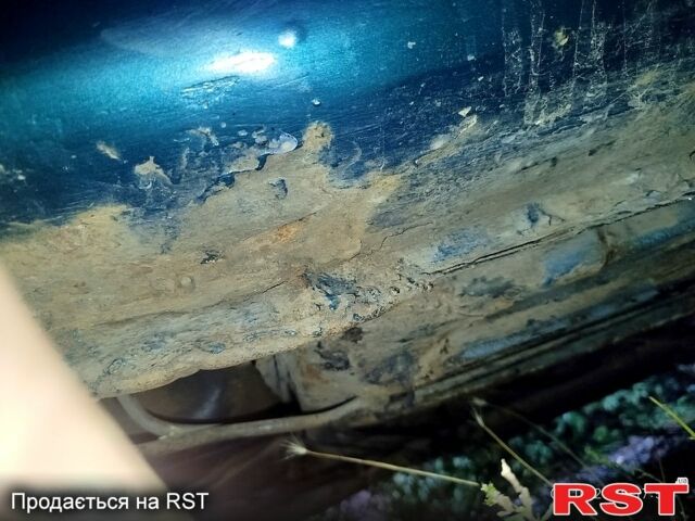 Зеленый Фольксваген Гольф, объемом двигателя 1.6 л и пробегом 430 тыс. км за 900 $, фото 5 на Automoto.ua