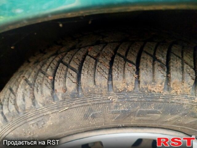 Зеленый Фольксваген Гольф, объемом двигателя 1.6 л и пробегом 430 тыс. км за 900 $, фото 4 на Automoto.ua