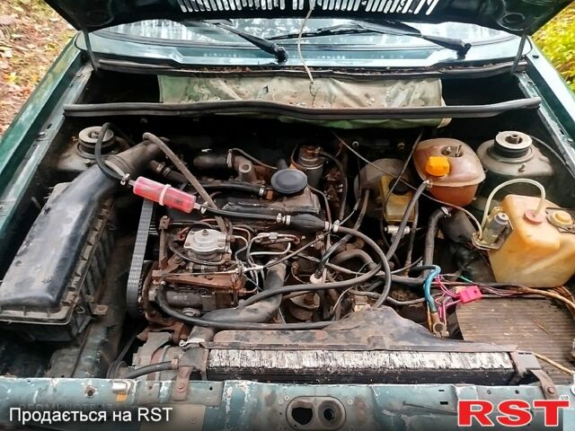 Зеленый Фольксваген Гольф, объемом двигателя 1.6 л и пробегом 430 тыс. км за 900 $, фото 10 на Automoto.ua