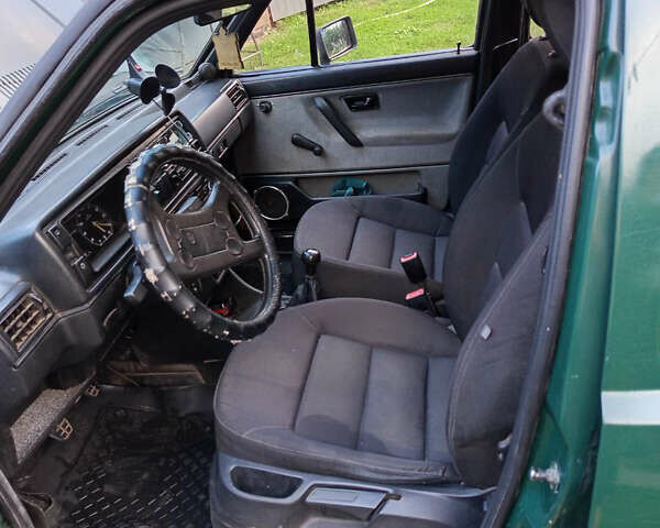 Зеленый Фольксваген Гольф, объемом двигателя 1.59 л и пробегом 250 тыс. км за 2100 $, фото 5 на Automoto.ua