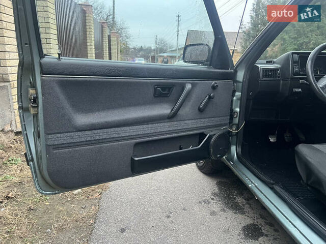 Зеленый Фольксваген Гольф, объемом двигателя 1.59 л и пробегом 200 тыс. км за 2500 $, фото 7 на Automoto.ua