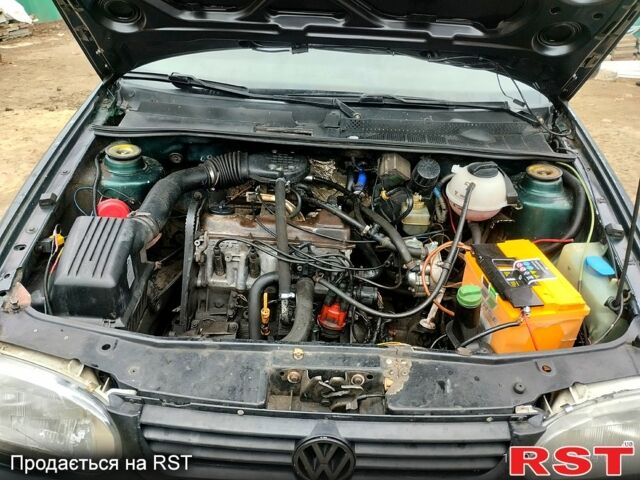 Зеленый Фольксваген Гольф, объемом двигателя 1.8 л и пробегом 164 тыс. км за 1399 $, фото 10 на Automoto.ua