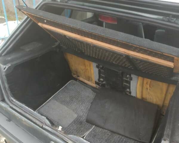 Фольксваген Гольф 1991 у Жмеренке на Automoto.ua Зелений Фольксваген Гольф, об'ємом двигуна 1.8 л та пробігом 200 тис. км за 2000 $, фото 2 на Automoto.ua