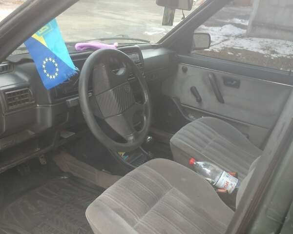 Фольксваген Гольф 1991 у Жмеренке на Automoto.ua Зелений Фольксваген Гольф, об'ємом двигуна 1.8 л та пробігом 200 тис. км за 2000 $, фото 8 на Automoto.ua