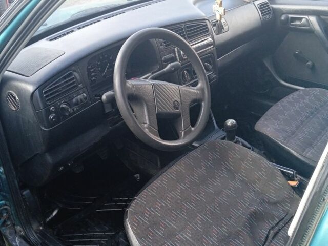 Зелений Фольксваген Гольф, об'ємом двигуна 1.4 л та пробігом 200 тис. км за 900 $, фото 4 на Automoto.ua