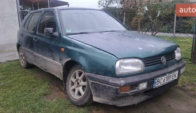 Зеленый Фольксваген Гольф, объемом двигателя 1.39 л и пробегом 315 тыс. км за 800 $, фото 1 на Automoto.ua