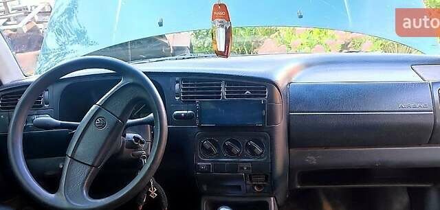 Зеленый Фольксваген Гольф, объемом двигателя 1.4 л и пробегом 260 тыс. км за 1420 $, фото 3 на Automoto.ua