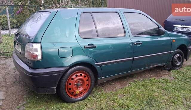 Зелений Фольксваген Гольф, об'ємом двигуна 1.39 л та пробігом 325 тис. км за 500 $, фото 1 на Automoto.ua