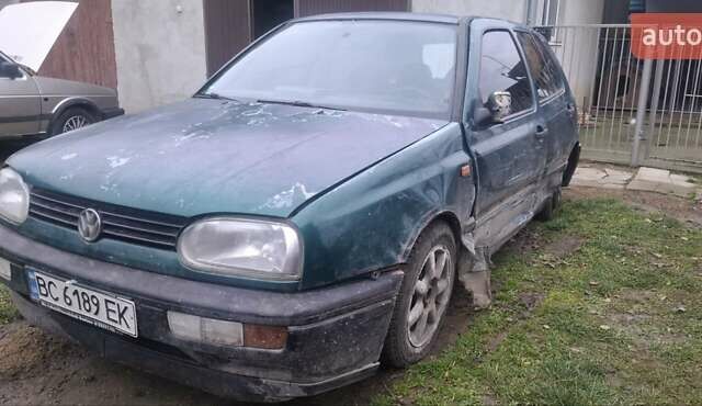 Зеленый Фольксваген Гольф, объемом двигателя 1.39 л и пробегом 315 тыс. км за 800 $, фото 6 на Automoto.ua