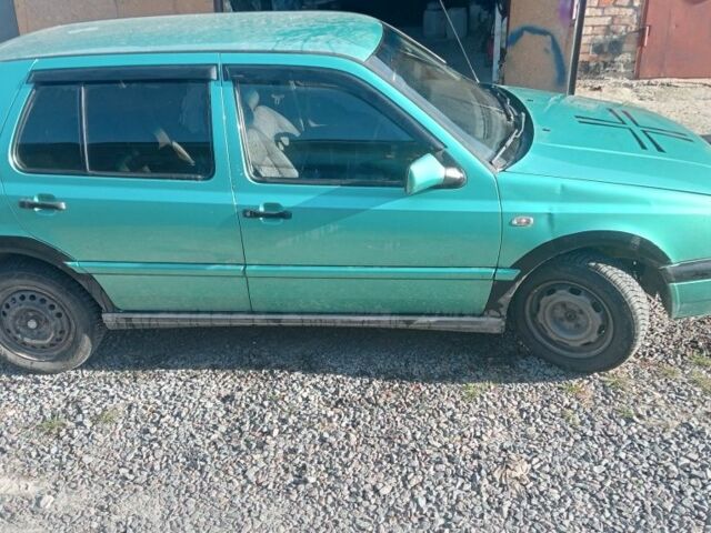 Зелений Фольксваген Гольф, об'ємом двигуна 0 л та пробігом 200 тис. км за 600 $, фото 1 на Automoto.ua