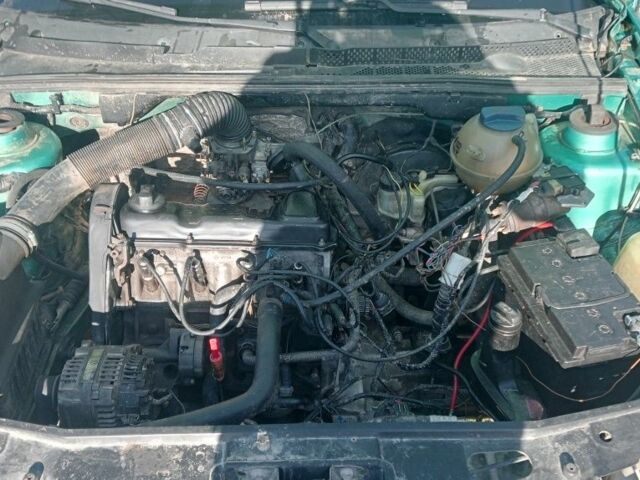 Зелений Фольксваген Гольф, об'ємом двигуна 0 л та пробігом 200 тис. км за 600 $, фото 4 на Automoto.ua