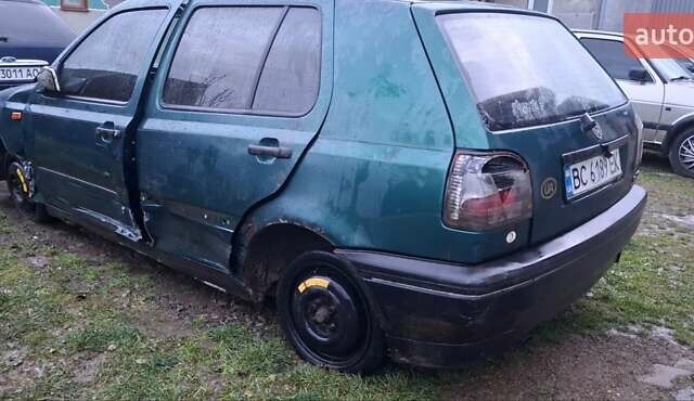 Зелений Фольксваген Гольф, об'ємом двигуна 1.39 л та пробігом 325 тис. км за 500 $, фото 5 на Automoto.ua