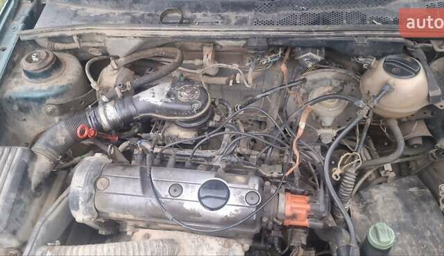 Зеленый Фольксваген Гольф, объемом двигателя 1.39 л и пробегом 315 тыс. км за 800 $, фото 5 на Automoto.ua