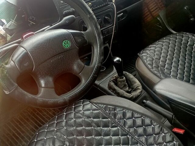 Зелений Фольксваген Гольф, об'ємом двигуна 1.9 л та пробігом 300 тис. км за 1999 $, фото 1 на Automoto.ua